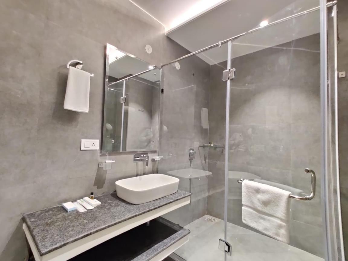 Hotel Parth Una  Eksteriør bilde