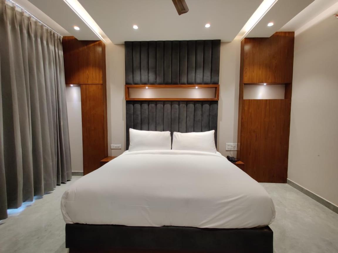 Hotel Parth Una  Eksteriør bilde